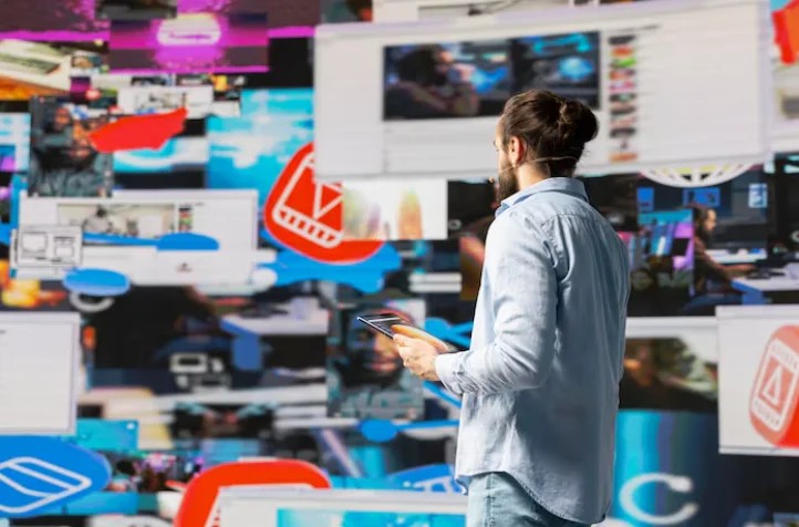 Omnichannel vs Multichannel vs Cross-Channel Support What’s the Difference?